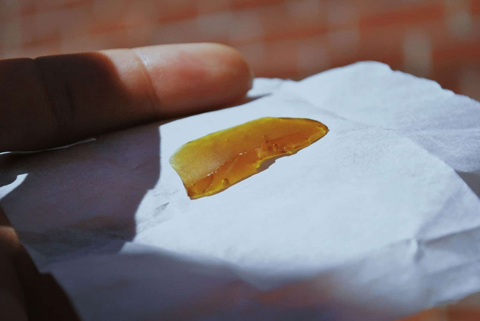 To buy shatter online, you need to know these features